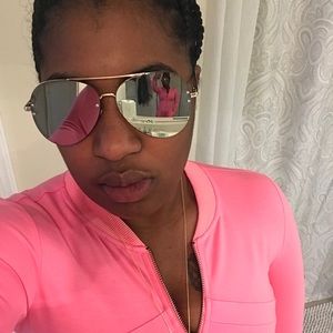 Meet your Posher, Ariel